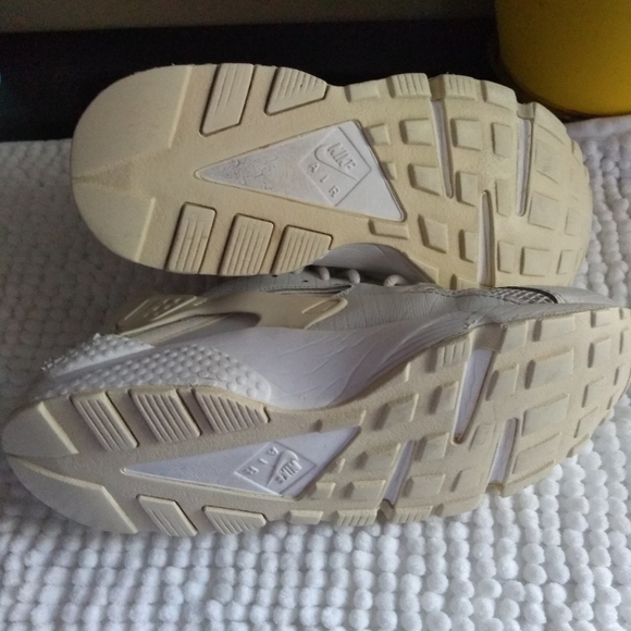 Nike Air Huaraches sneakers shoes size 10 - Picture 6 of 7
